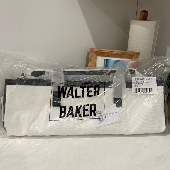 NWT sealed Walter Baker "Carly Bag" Classic Canvas and Vegan Leather Tote - Picture 5 of 5